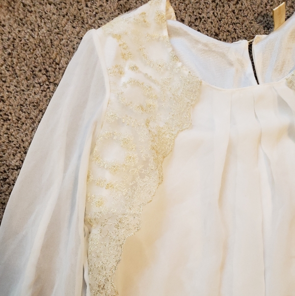 White Blouse with Gold Accent sz Medium - Picture 2 of 7